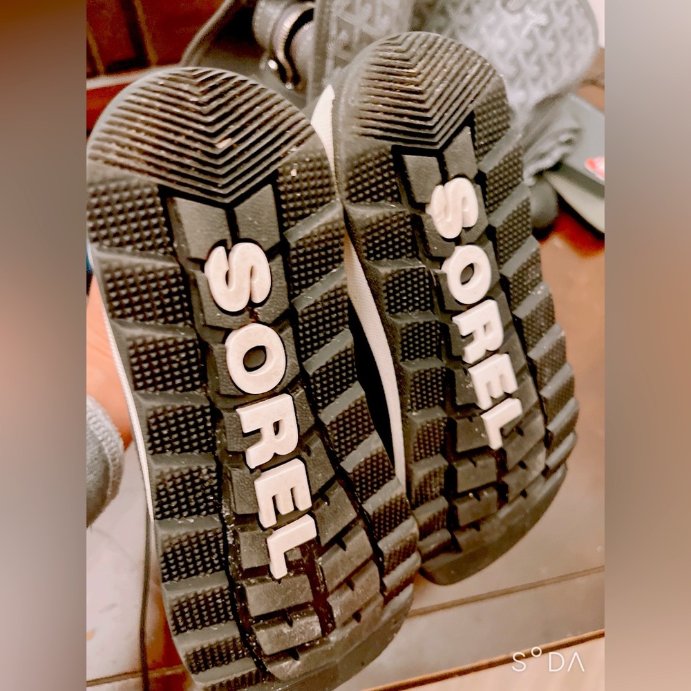 Kids’ winter boot SOREL size 1